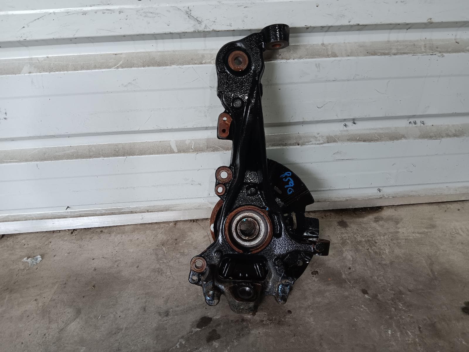 Used auto part listing image: 2022 FORD RANGER LEFT FRONT HUB ASSEMBLY STANDARD, AWD, RA, 05/22- 0000368430