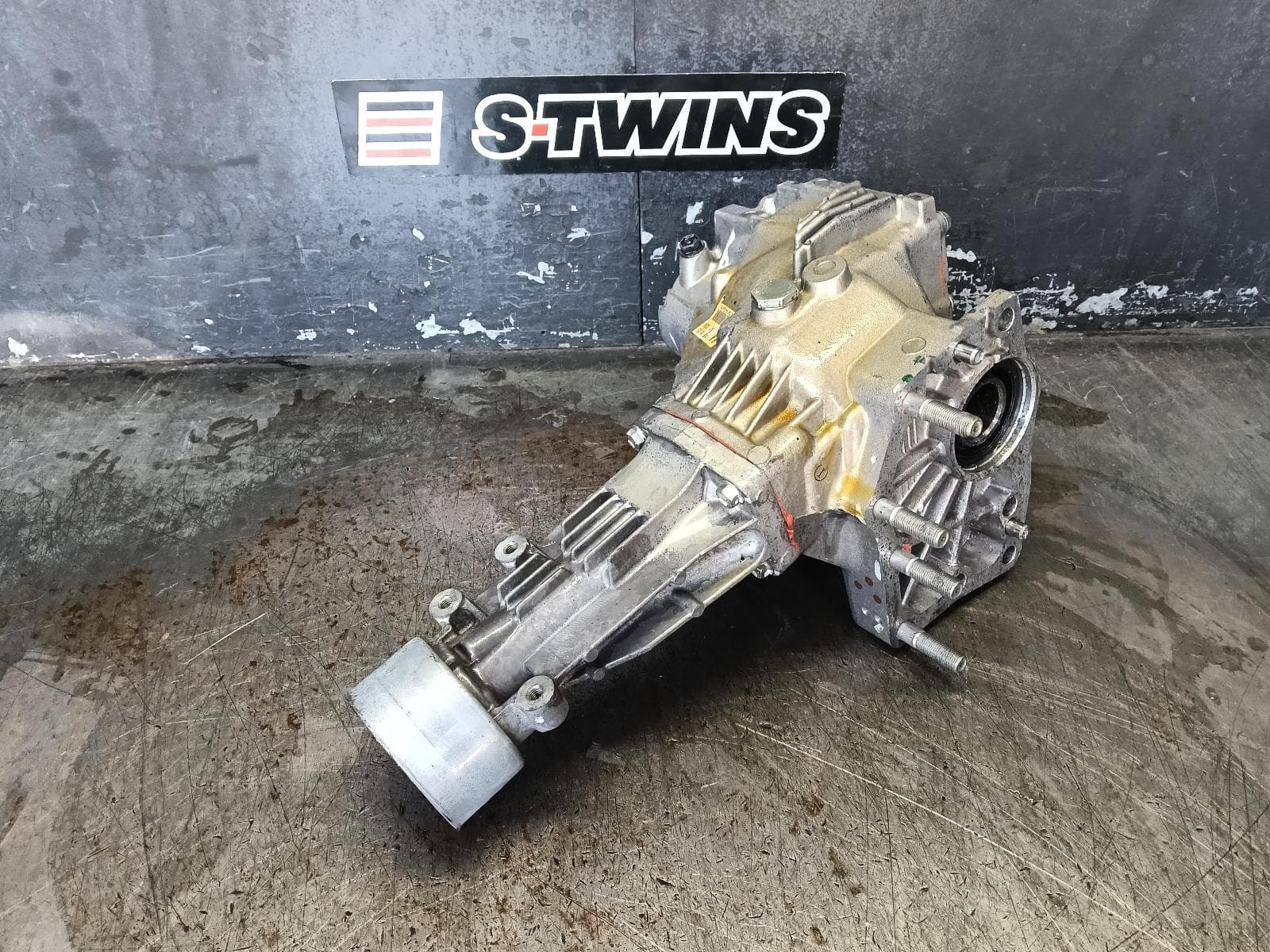 Used auto part listing image: 2015 TOYOTA KLUGER TRANSFER CASE XU50 SERIES, 03/14-02/21 0000399048