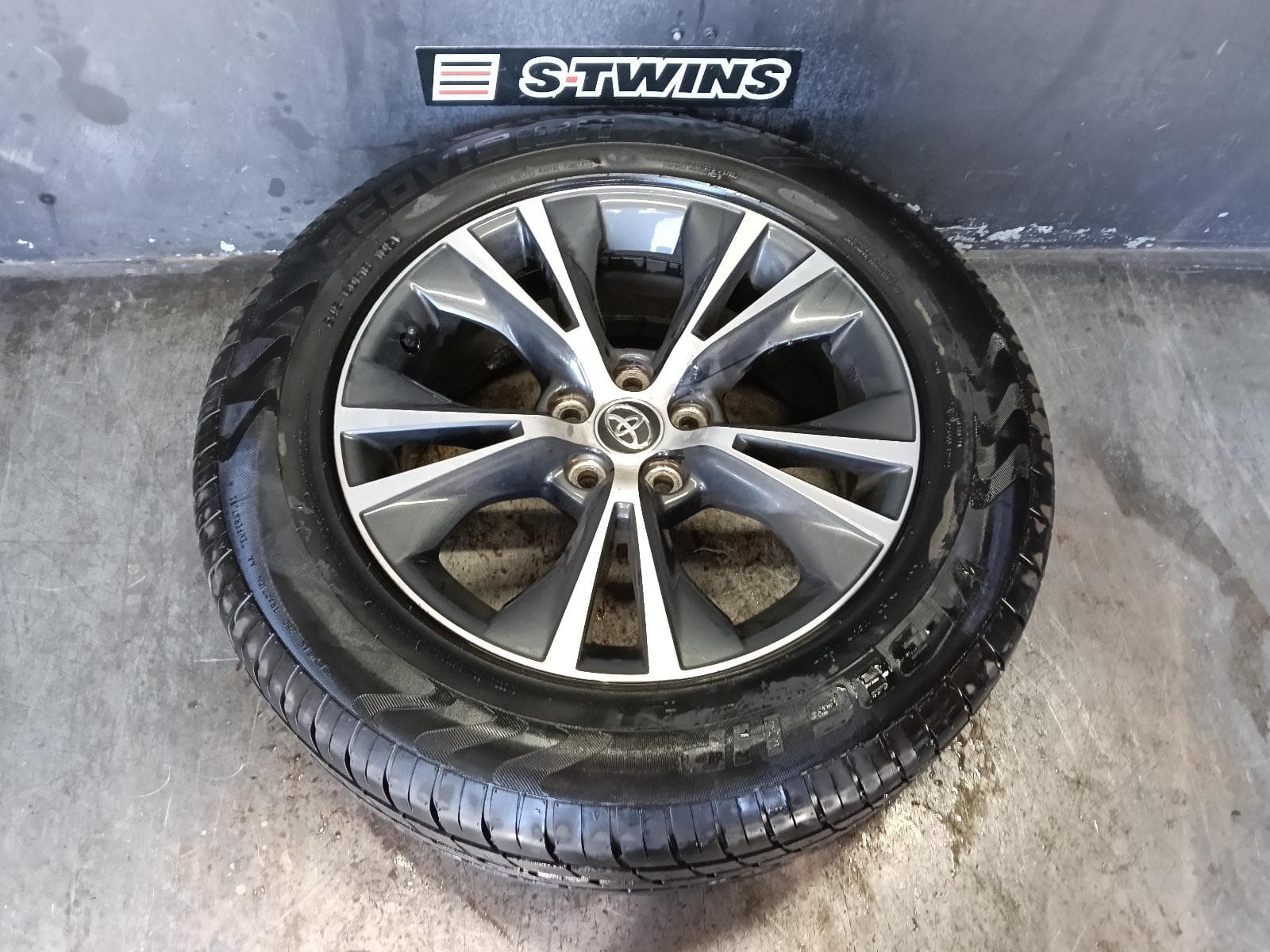 Used auto part listing image: 2015 TOYOTA KLUGER WHEEL MAG FACTORY, 18X7.5IN, GXL, GSU50/GSU55, 12/13-10/16 0000398851