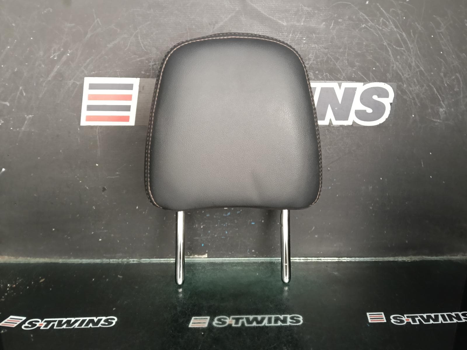 Used auto part listing image: 2015 TOYOTA KLUGER HEADREST XU50 SERIES, LH FRONT, LEATHER, BLACK, 03/14-02/21 0000399061