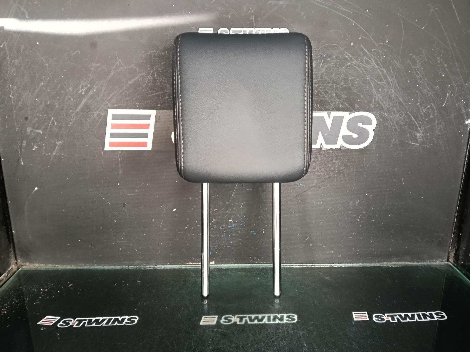 Used auto part listing image: 2015 TOYOTA KLUGER HEADREST XU50 SERIES, LH REAR 3RD ROW, LEATHER, BLACK, 03/14-02/21 0000399064
