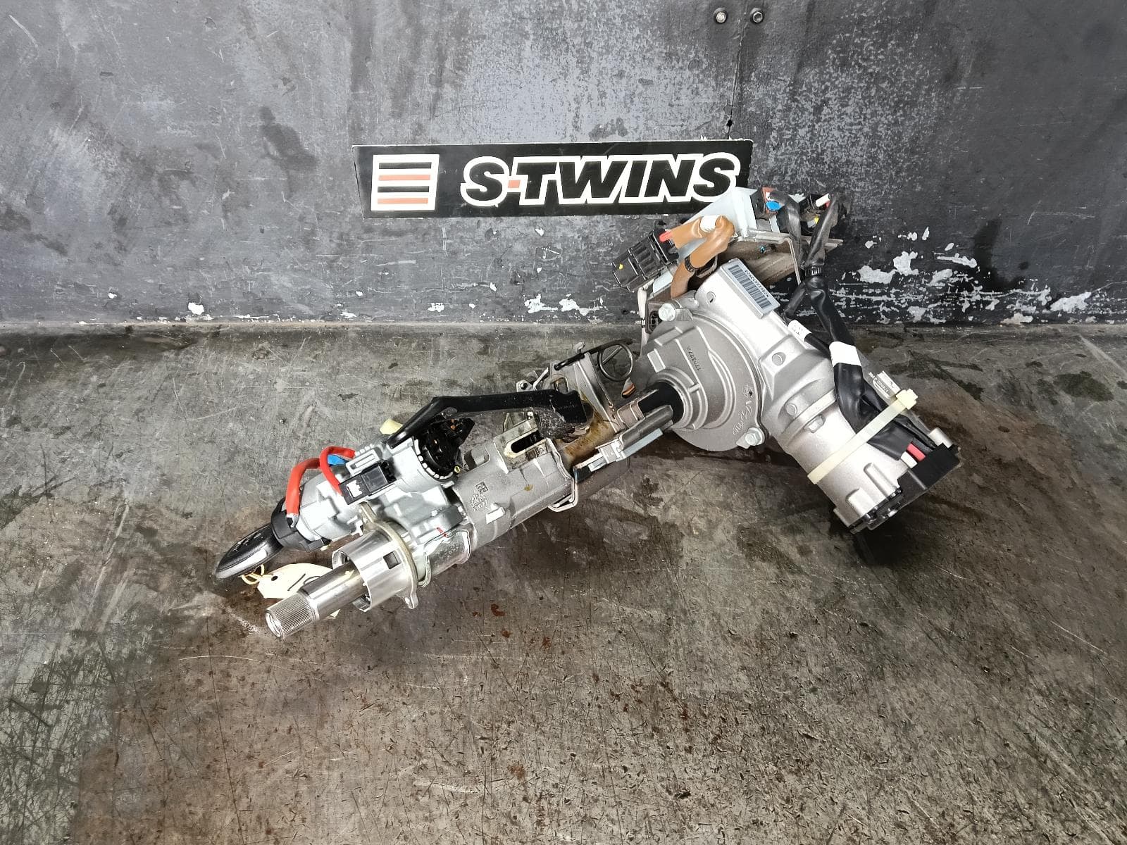 Used auto part listing image: 2017 HYUNDAI TUCSON STEERING COLUMN KEY START, ELECTRIC COLUMN, TL, 06/15-06/18 0000396206