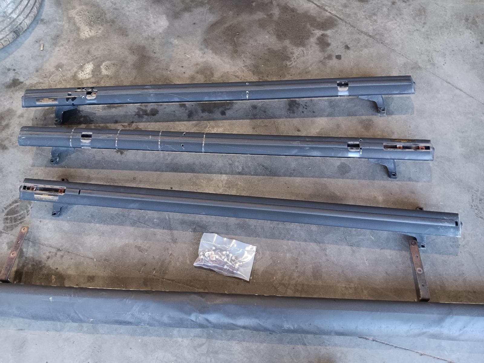 Used auto part listing image: 2015 HYUNDAI ILOAD/IMAX ROOF RACK BARS TQ, 11/07-03/21 0000394473