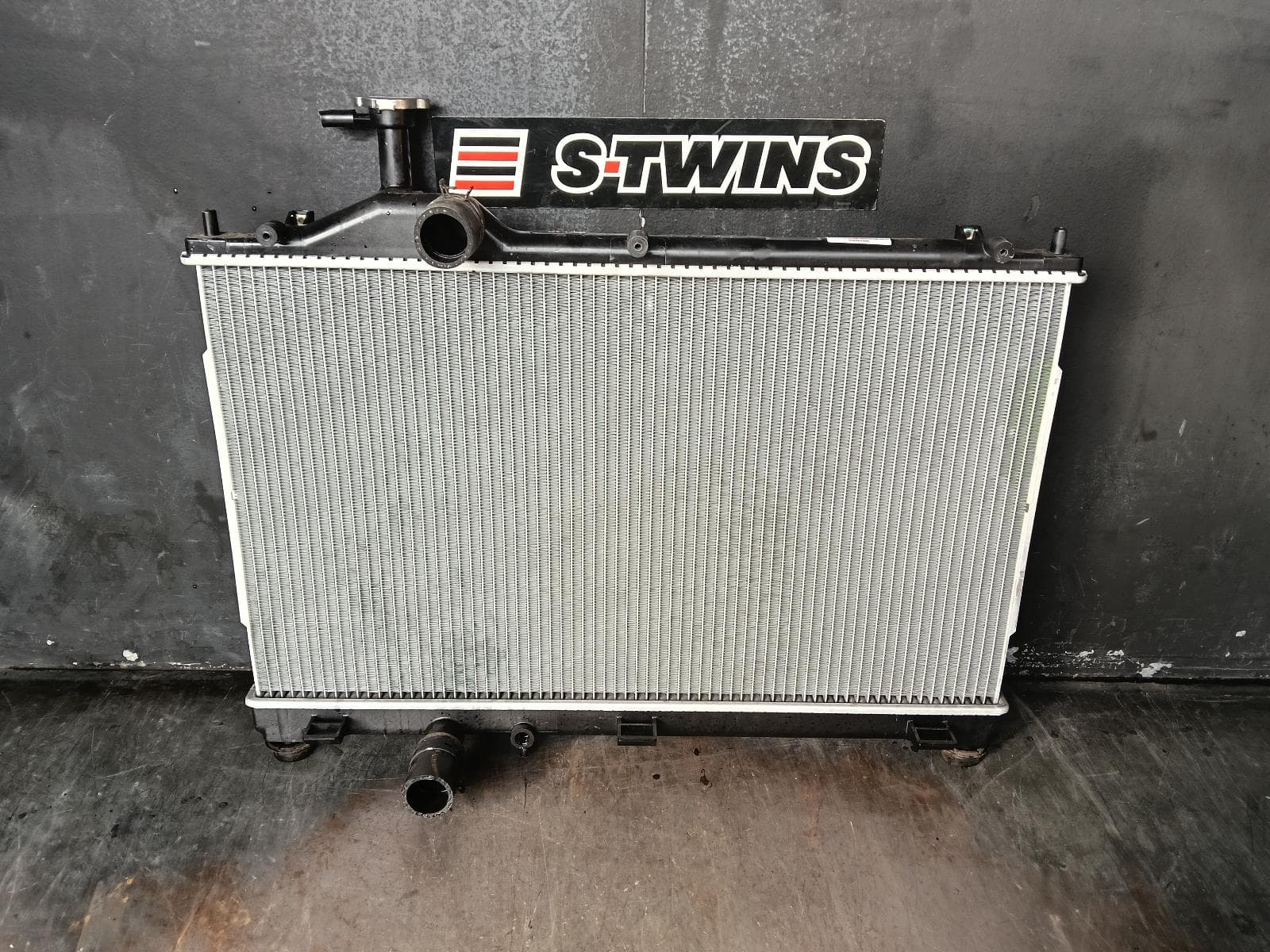 Used auto part listing image: 2014 MITSUBISHI OUTLANDER RADIATOR AUTO/MANUAL, PETROL, ZJ-ZL, 10/12-07/21 0000395712