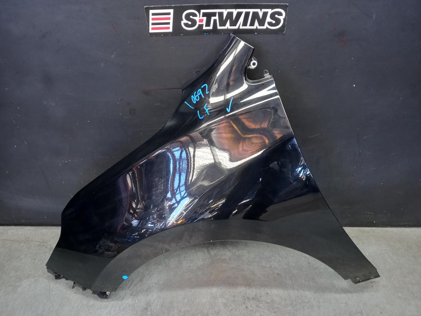 Used auto part listing image: 2019 HOLDEN EQUINOX LEFT GUARD EQ, 09/17-12/20 0000398797