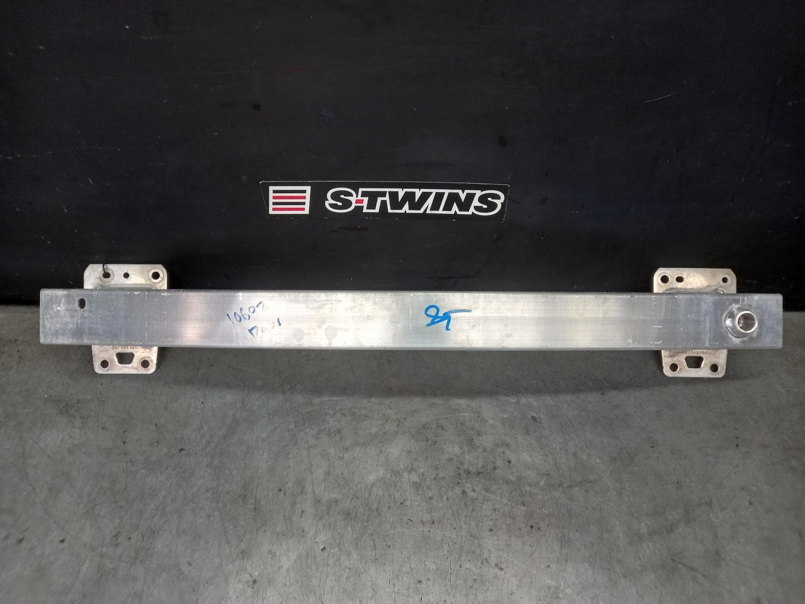 Used auto part listing image: 2019 HOLDEN EQUINOX R BAR BRACKET REINFO MAIN REINFORCEMENT, EQ, 09/17-12/20 0000398800