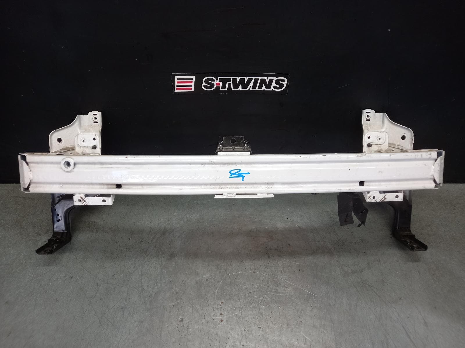 Used auto part listing image: 2019 FORD ENDURA F BAR REINFORC BRACK MAIN REINFORCEMENT, CA, 09/18-06/20 0000398986