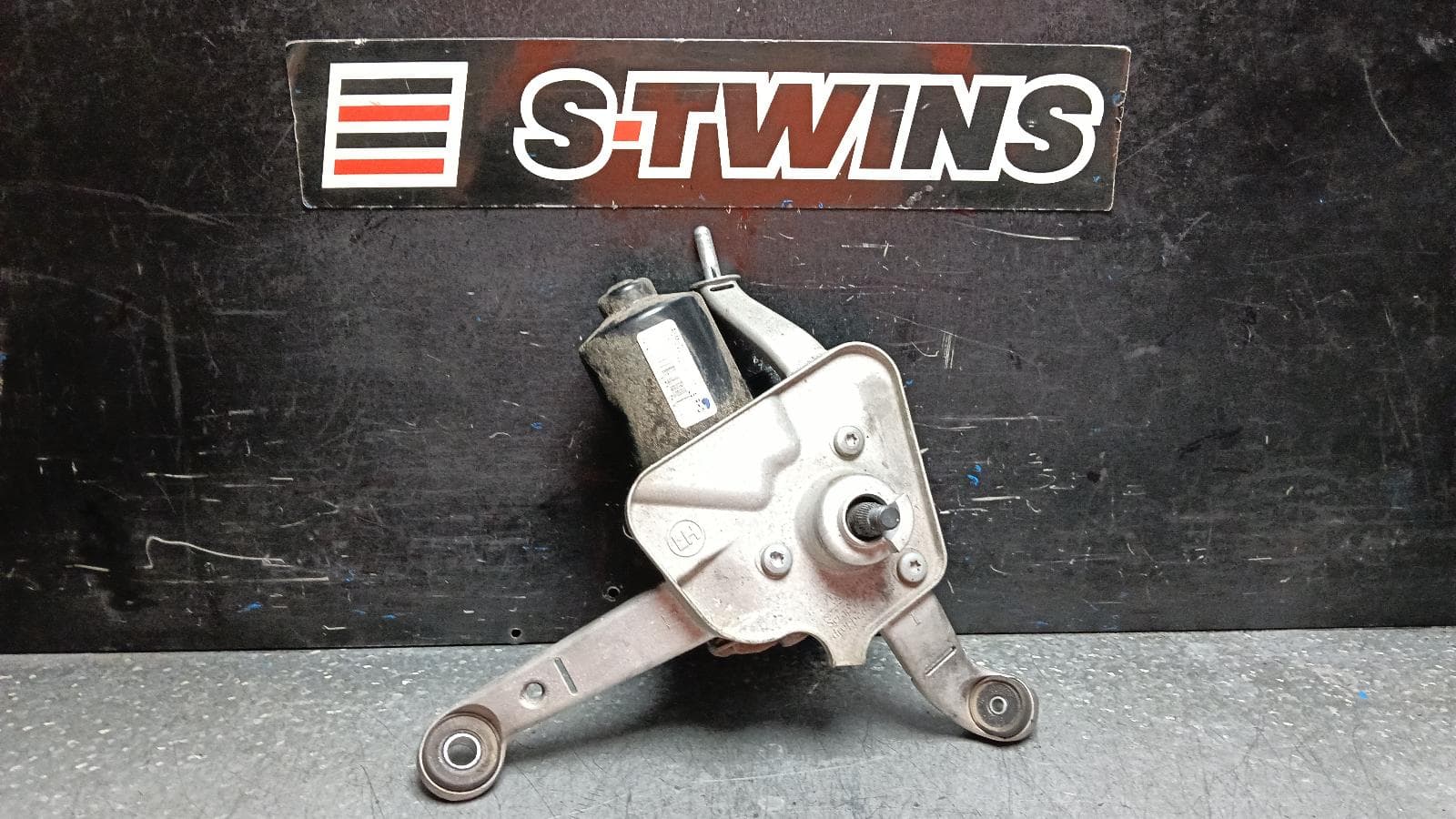 Used auto part listing image: 2019 FORD ENDURA WIPER MOTOR FRONT, LH SIDE, CA, 09/18-06/20 0000399986