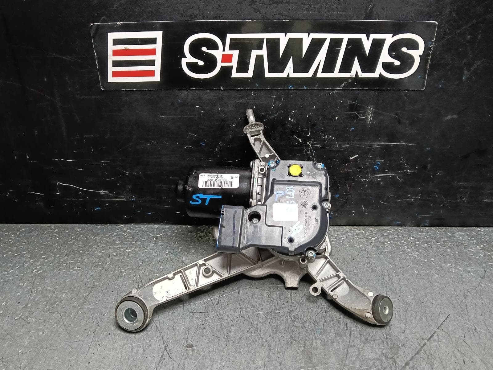 Used auto part listing image: 2019 FORD ENDURA WIPER MOTOR FRONT, RH SIDE, CA, 09/18-06/20 0000399987