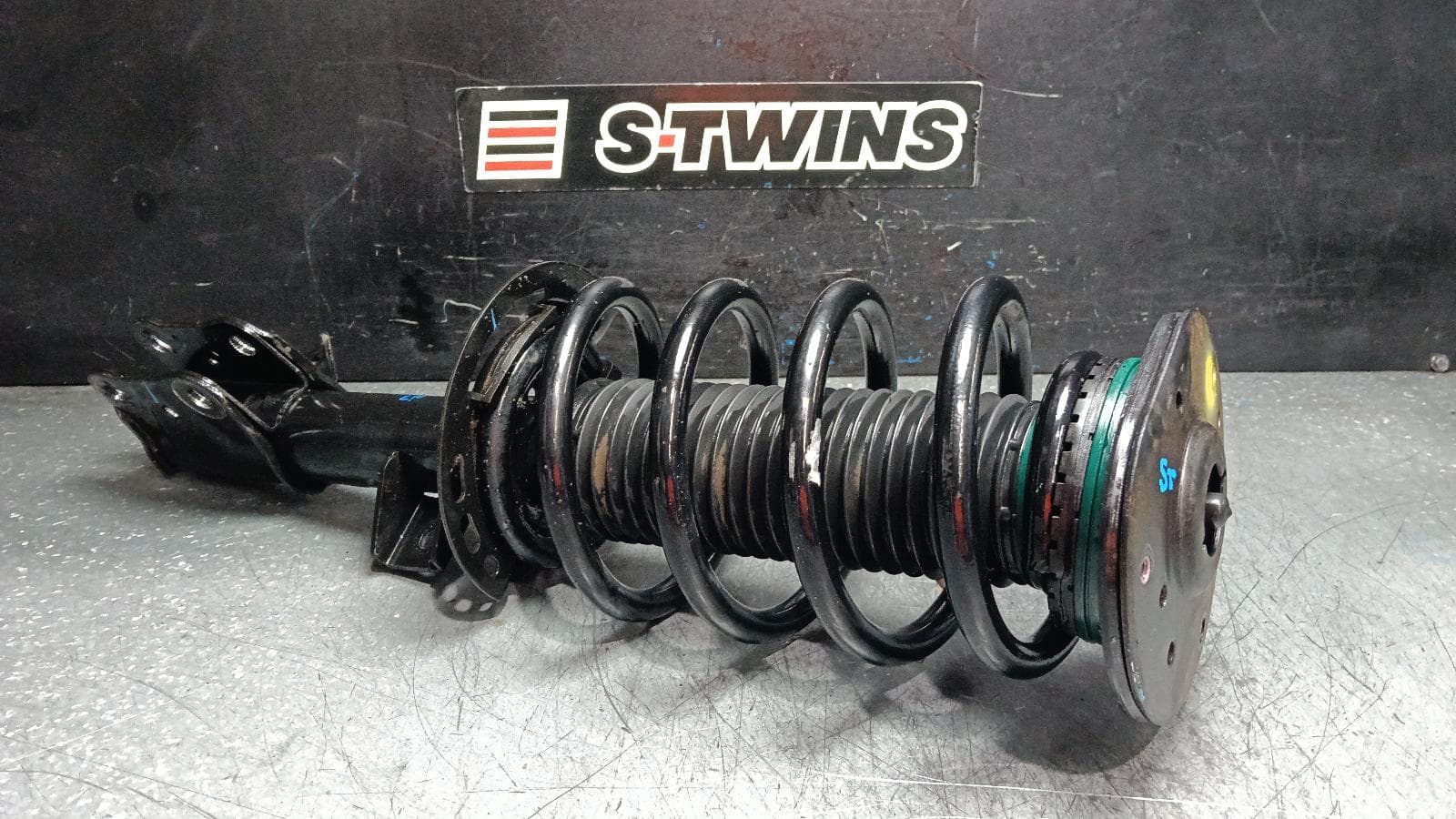 Used auto part listing image: 2019 FORD ENDURA LEFT FRONT STRUT CA, 09/18-06/20 0000399994