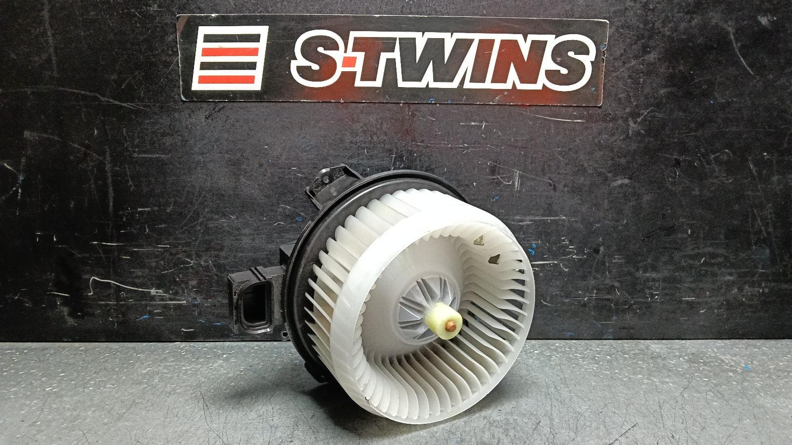 Used auto part listing image: 2019 FORD ENDURA HEATER FAN MOTOR CA, 09/18-06/20 0000399997
