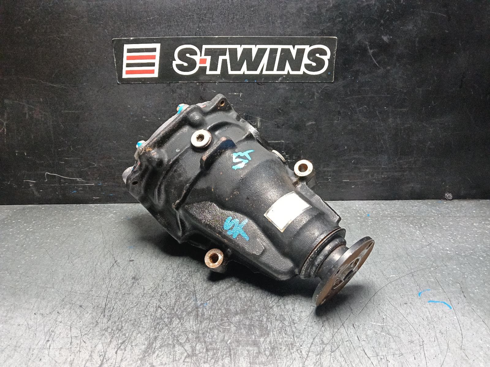 Used auto part listing image: 2008 TOYOTA KLUGER DIFFERENTIAL CENTRE REAR, IRS, GSU40-GSU45, 05/07-02/14 0000398576