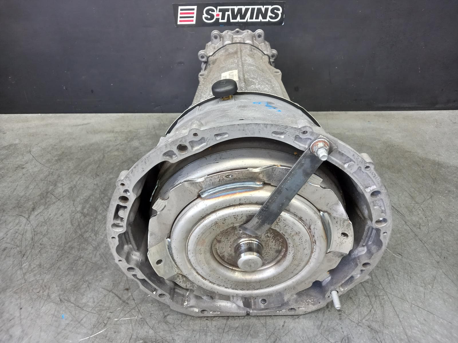 Used auto part listing image: 2016 MERCEDES GLS CLASS TRANS GEARBOX AUTO, AWD, DIESEL, 3.0, TURBO, X166, GL350d, 725.035 CODE, 01/16-07/19 0000330575