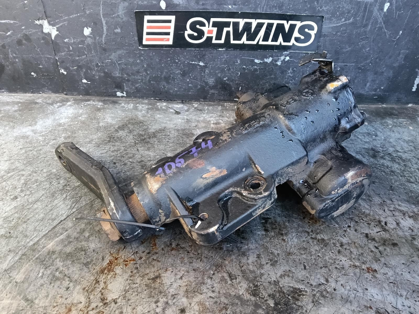 Used auto part listing image: 2017 RAM 2500/3500 STEERING BOX RACK 2016-2020 0000395857