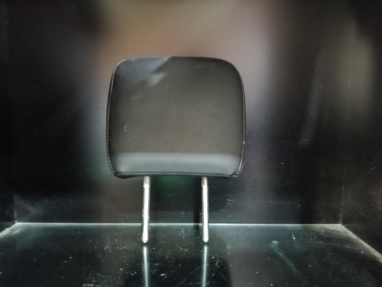 Used auto part listing image: 2017 RAM 2500/3500 HEADREST 2016-2020 0000395861