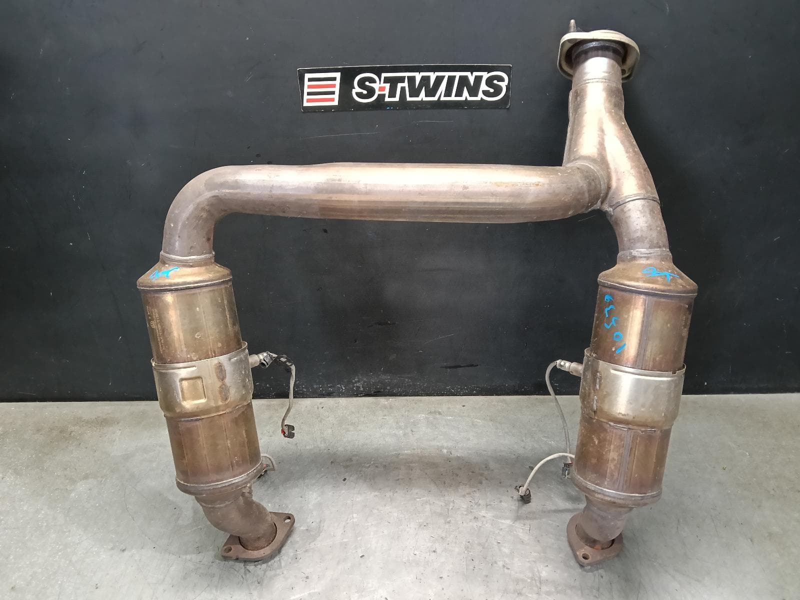 Used auto part listing image: 2024 RAM 1500 CATALYTIC CONVERTER DT, UNDER CAR-CAT TYPE, PETROL, 5.7, HEMI, MHEV, 10/20- 0000395923