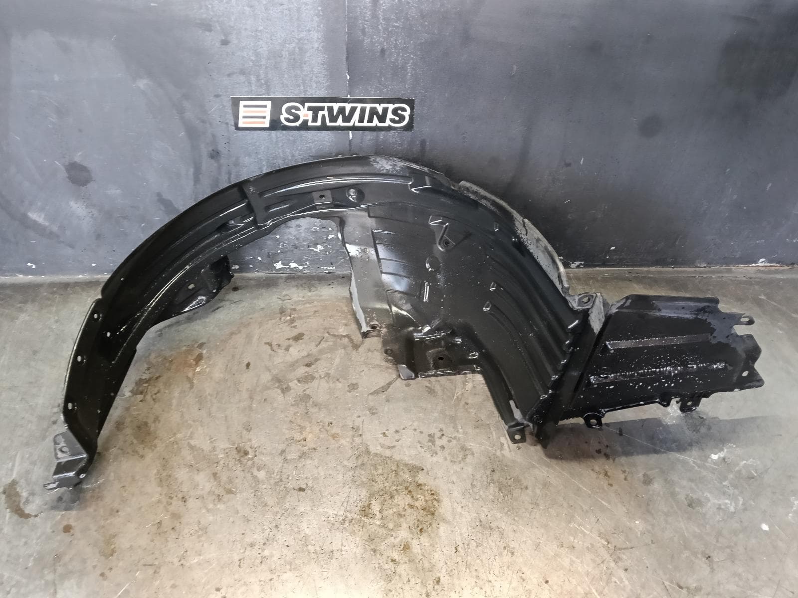 Used auto part listing image: 2018 SUBARU IMPREZA RIGHT GUARD LINER G5, 09/16-09/23 0000396584