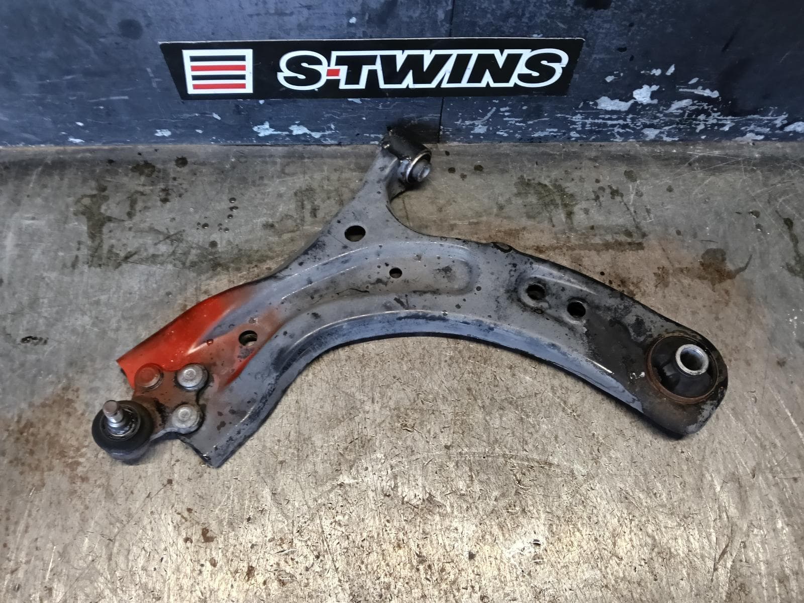 Used auto part listing image: 2018 SUBARU IMPREZA LEFT FRONT LOWER CONTROL ARM G5, 09/16-09/23 0000396594