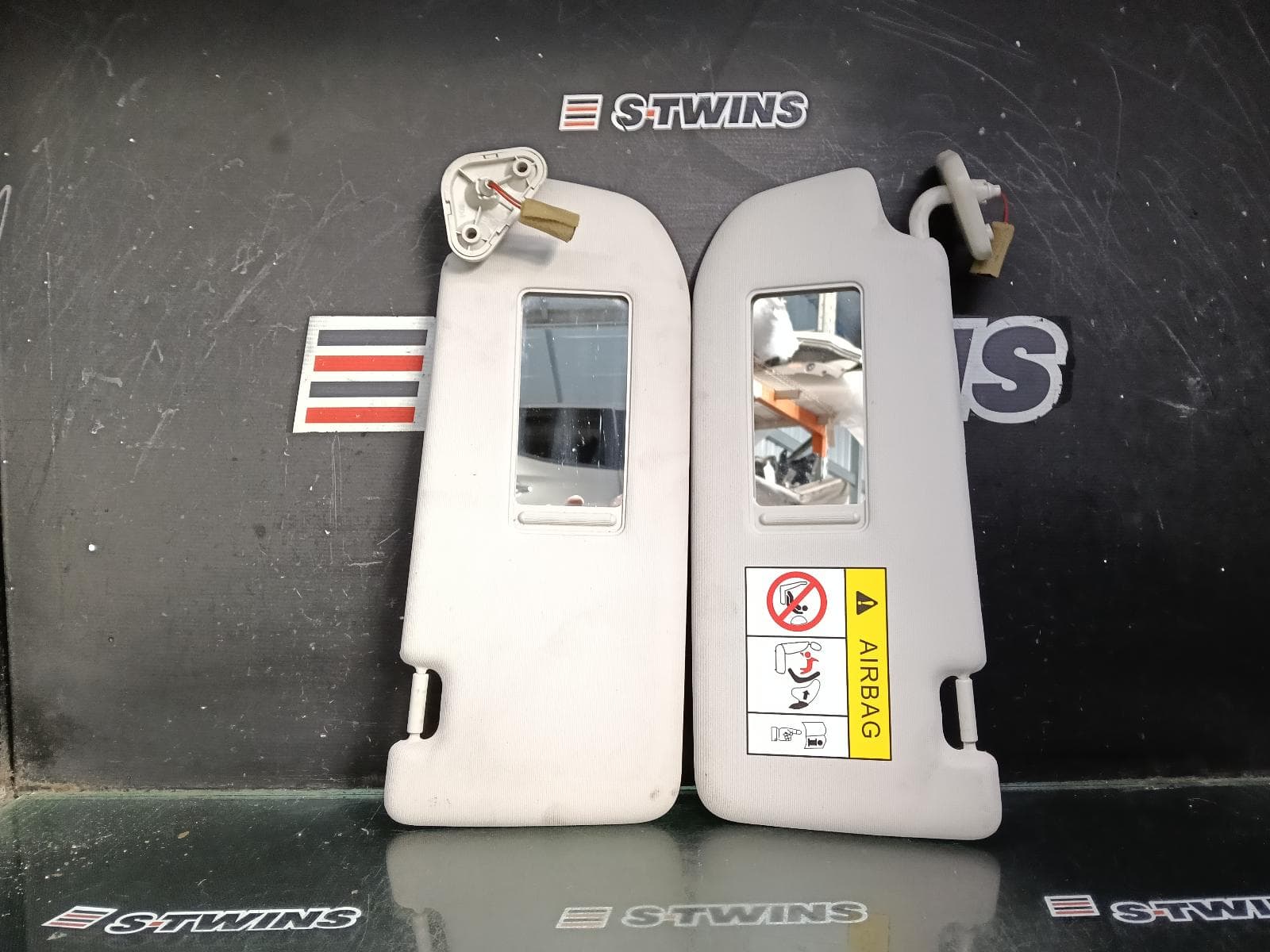 Used auto part listing image: 2020 MG HS SUNVISOR SAS23, PAIR, 08/19-12/24 0000396186