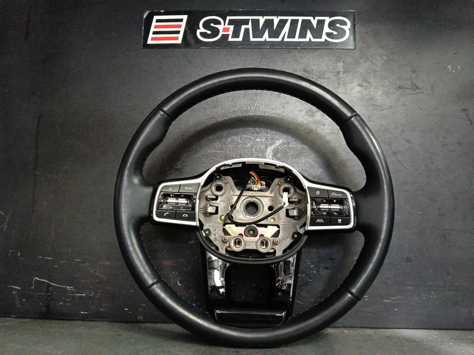 Used auto part listing image: 2023 KIA SORENTO STEERING WHEEL LEATHER, NON HEATED, MQ4, 02/20- 0000399135