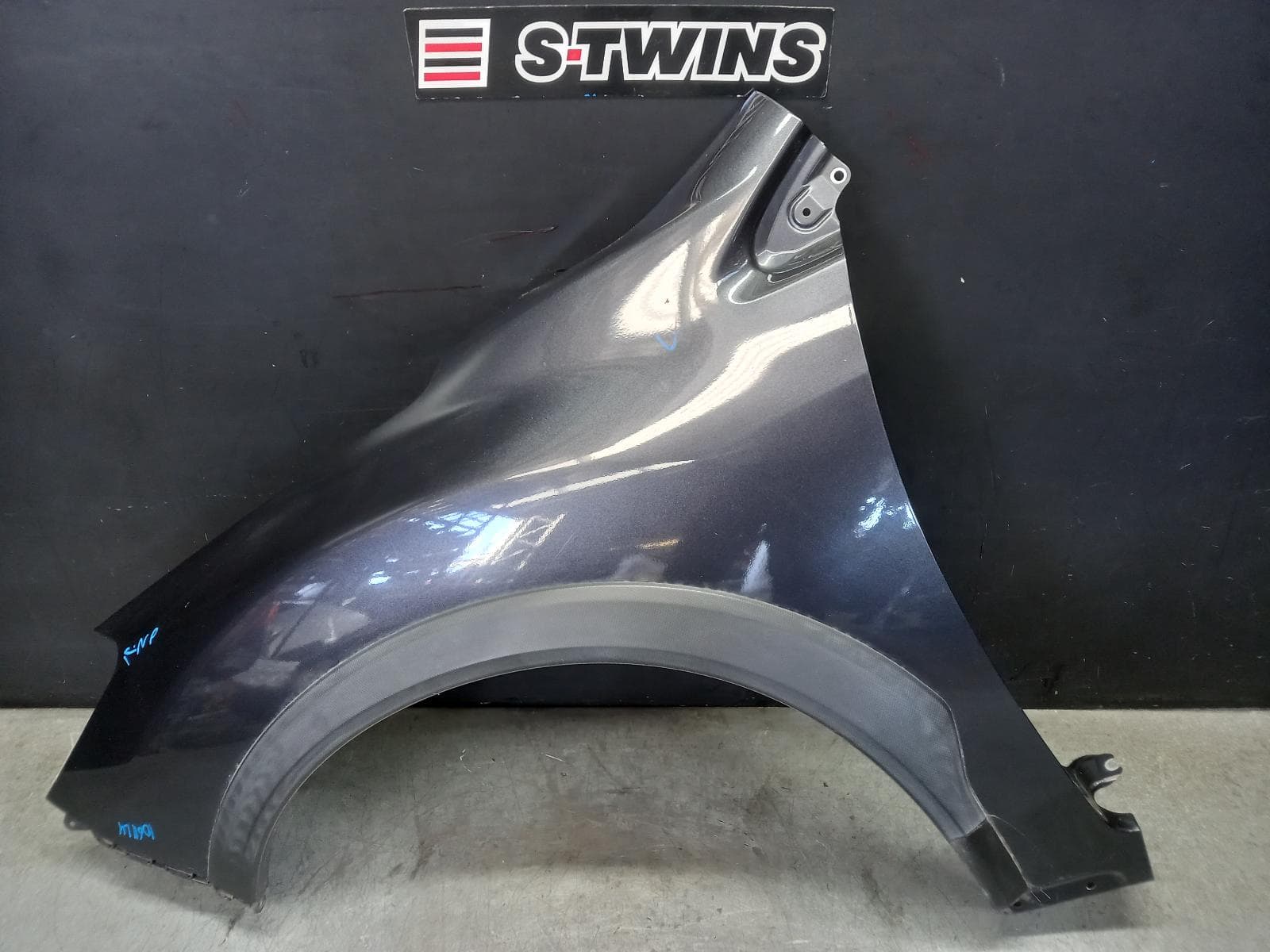 Used auto part listing image: 2012 SUBARU XV LEFT GUARD G4X, NON INDICATOR TYPE, 08/11-04/17 0000399824