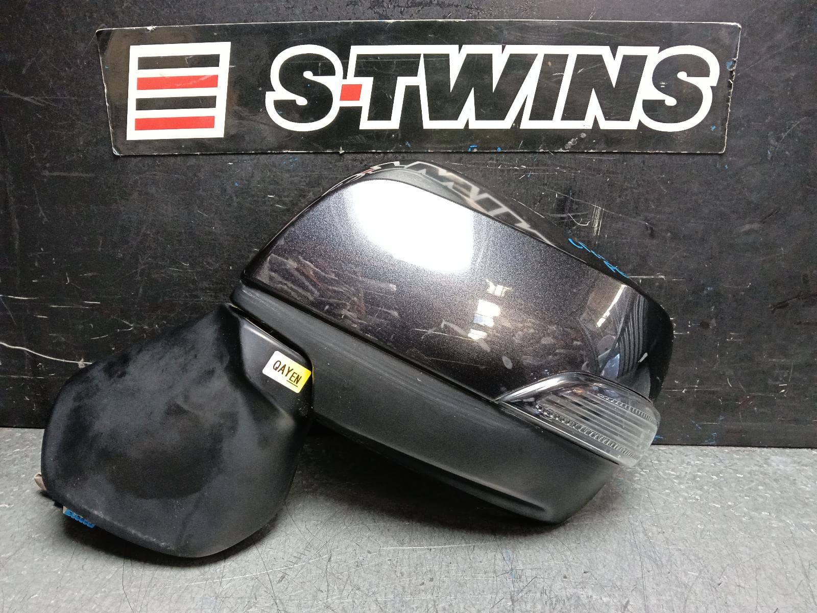 Used auto part listing image: 2012 SUBARU XV LEFT DOOR MIRROR G4X, W/ INDICATOR, NON POWER FOLD TYPE, 08/11-04/17 0000399825