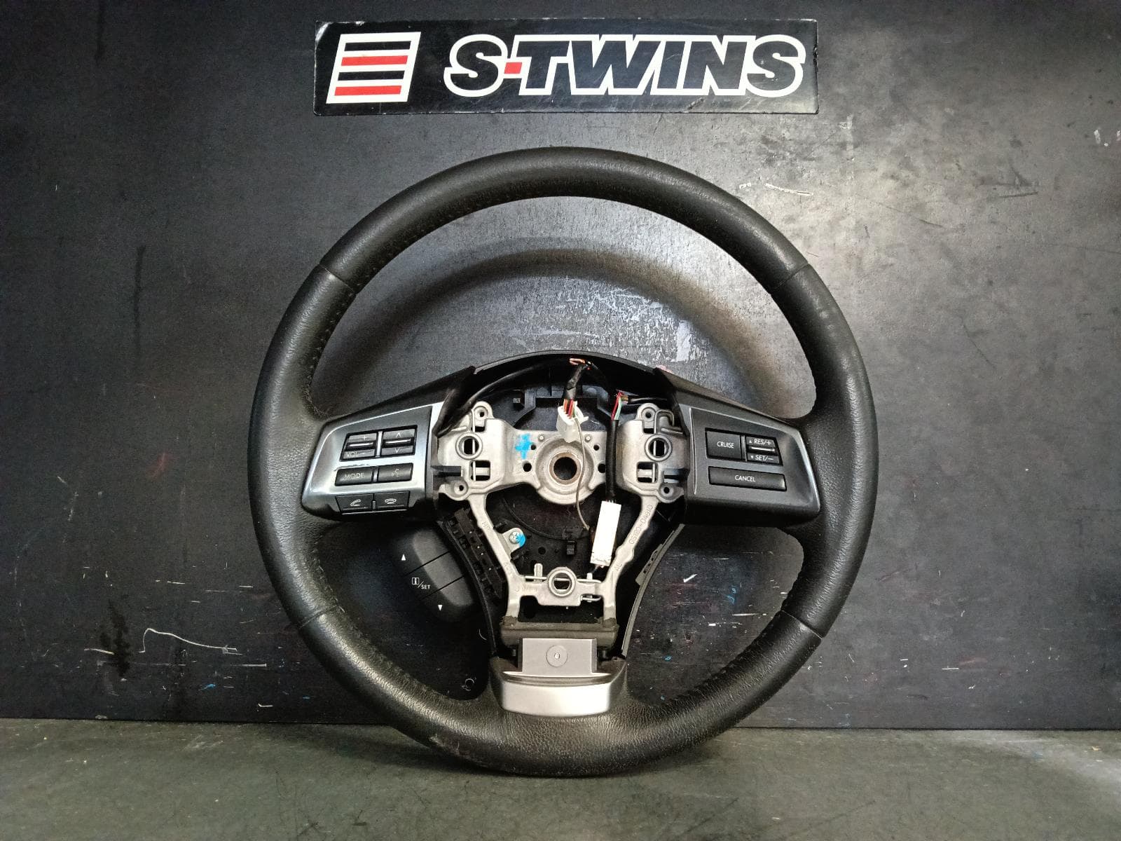 Used auto part listing image: 2012 SUBARU XV STEERING WHEEL LEATHER, G4X, 08/11-04/17 0000399830