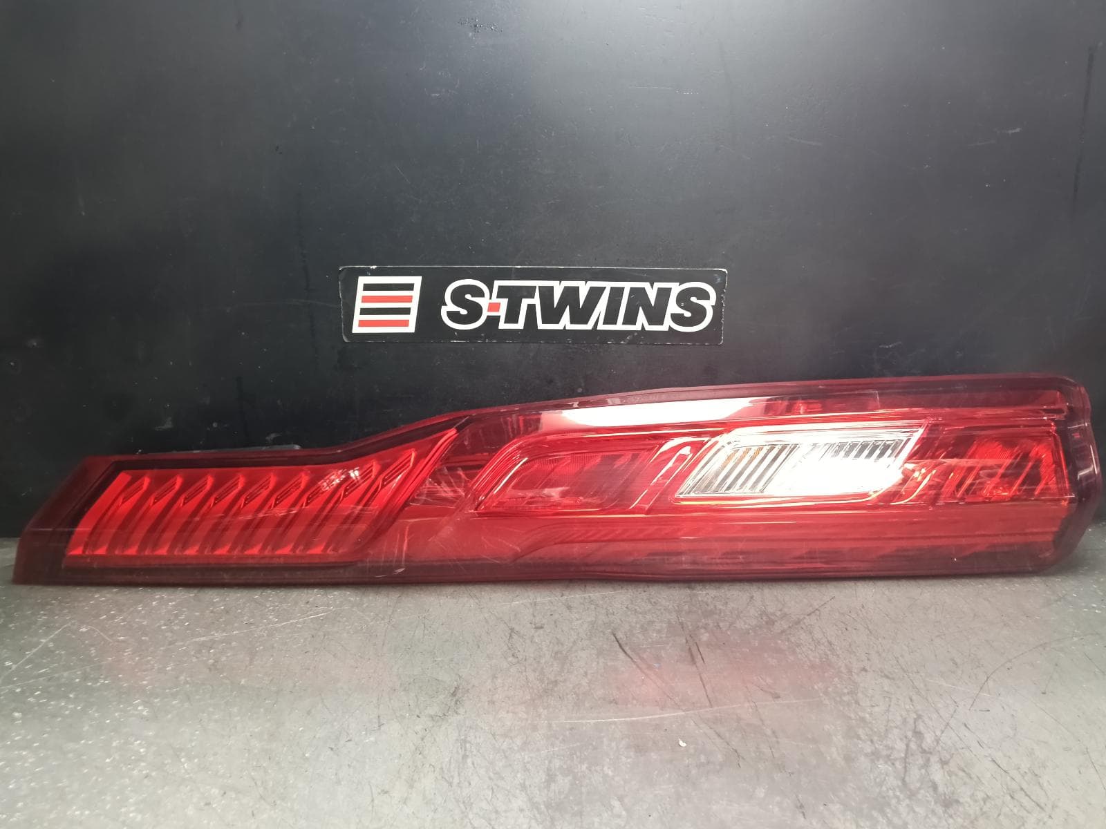 Used auto part listing image: 2022 LDV DELIVER 9 LEFT TAILLIGHT IN BODY, W/ LED TYPE, VAN, 07/20- 0000413567