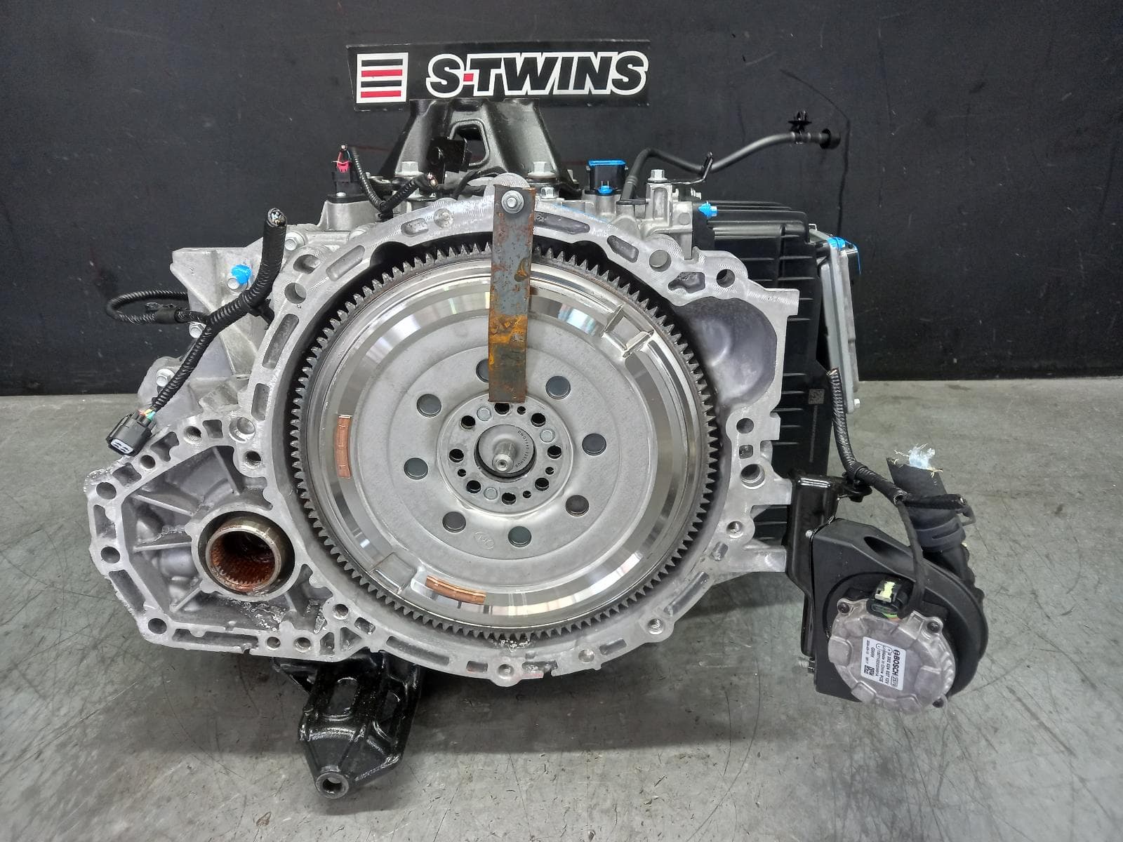 Used auto part listing image: 2024 HAVAL H6 TRANS GEARBOX B03, AUTO, AWD, PETROL, 2.0, TURBO, NO TRANSFER CASE, 04/22- 0000405333