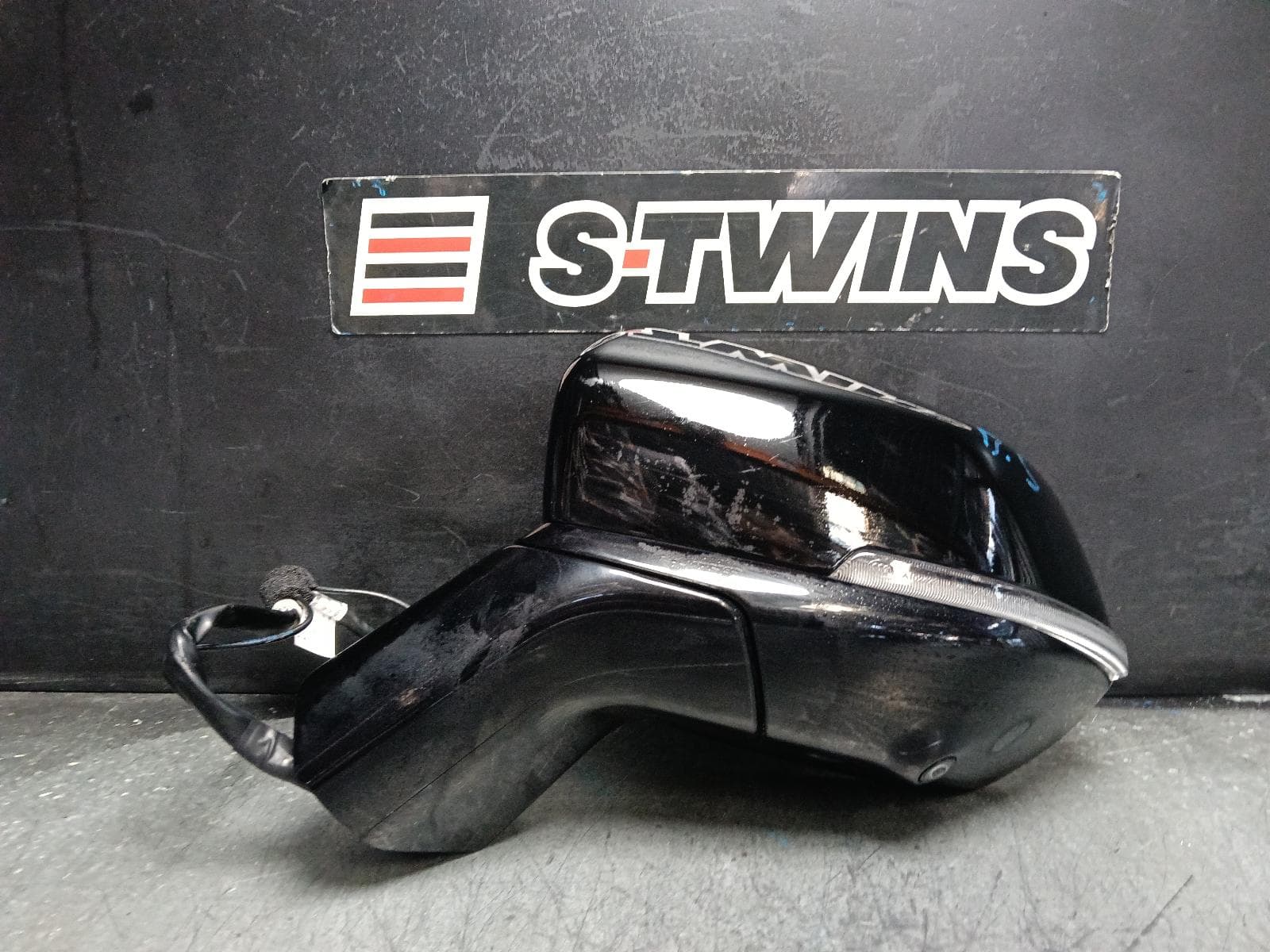Used auto part listing image: 2024 HAVAL H6 LEFT DOOR MIRROR B03, W/ POWER FOLD, HEATED TYPE, HIGH GLOSS BLACK, 04/22- 0000405622