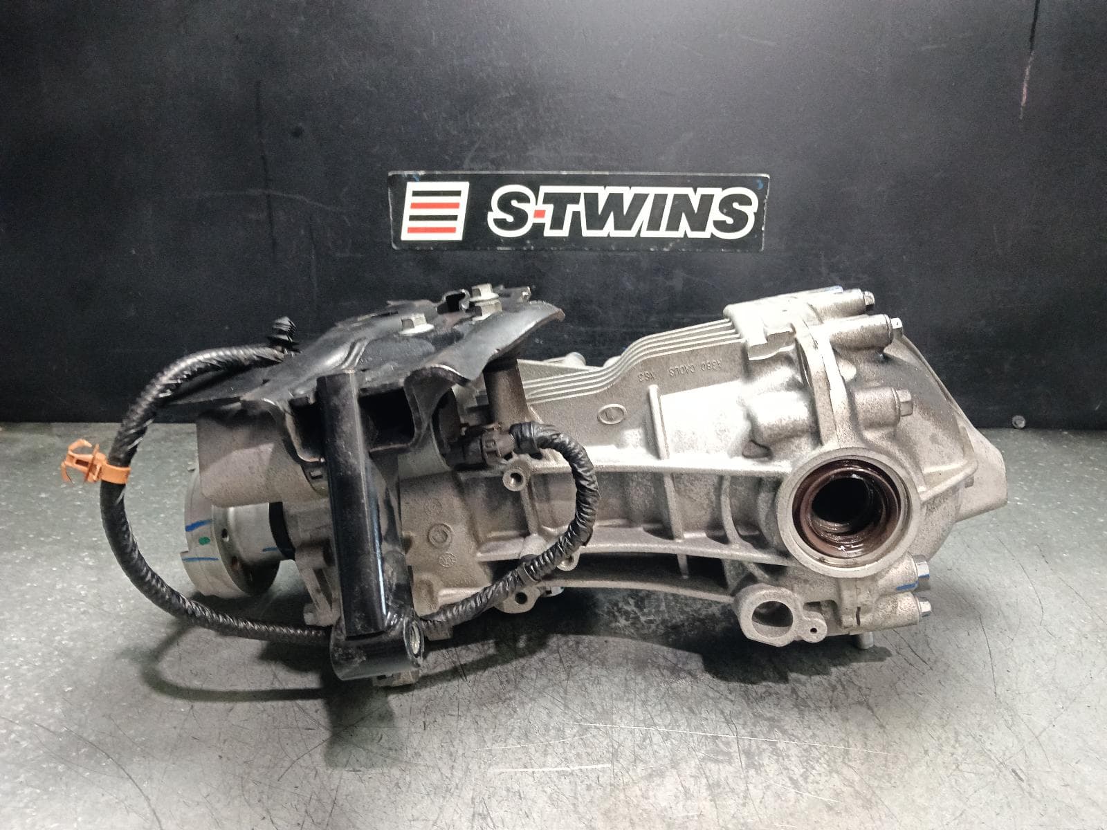 Used auto part listing image: 2024 HAVAL H6 DIFFERENTIAL CENTRE B03, REAR, AWD, PETROL, 1.5, TURBO, W/ ELECTRIC MOTOR, PHEV, 11/24- 0000405628