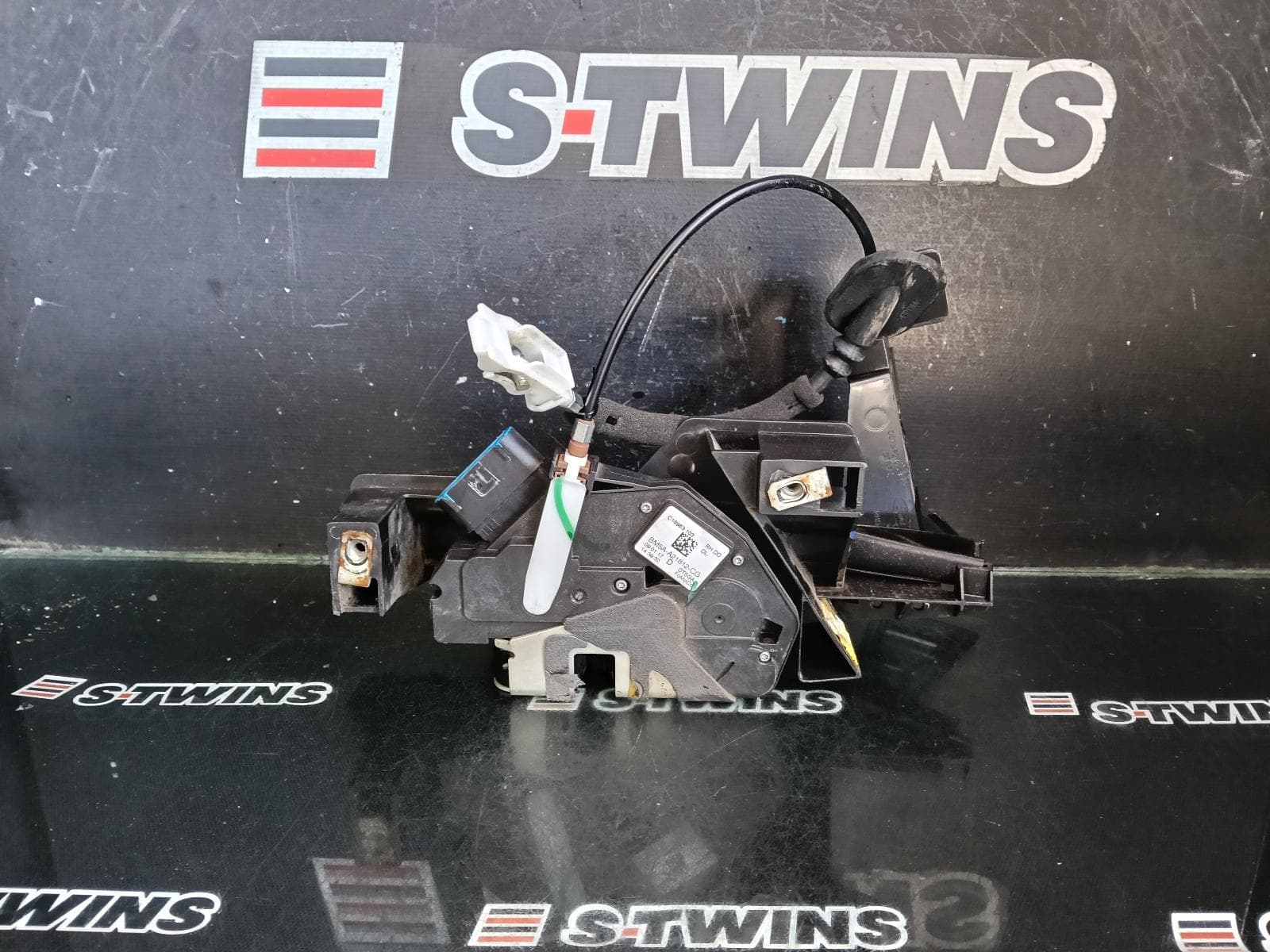 Used auto part listing image: 2017 FORD MONDEO DOOR BOOT GATE LOCK RIGHT FRONT DOOR LOCK, MD, 09/14-06/20 0000397288