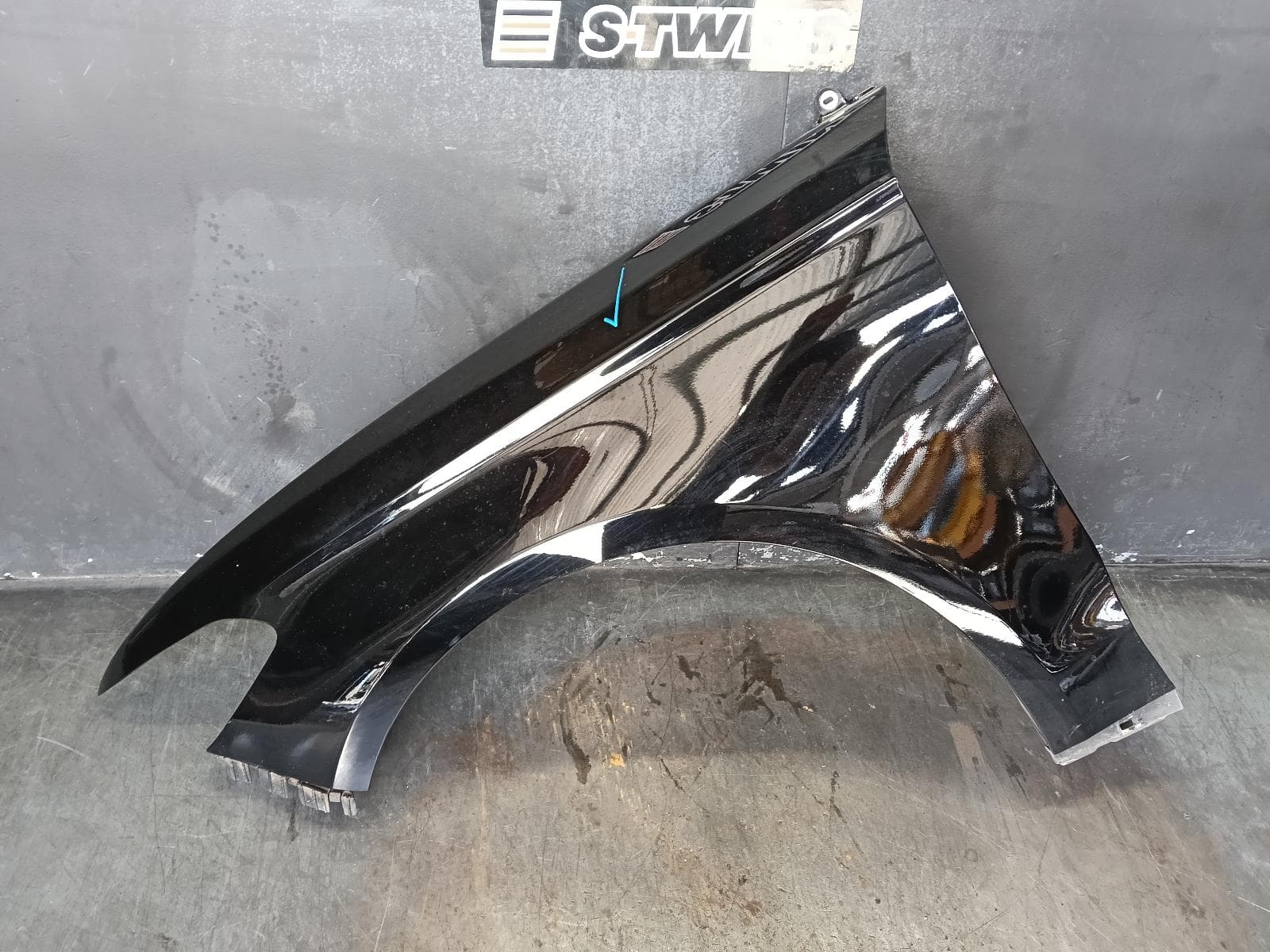 Used auto part listing image: 2017 FORD MONDEO LEFT GUARD MD, 09/14-06/20 0000397072