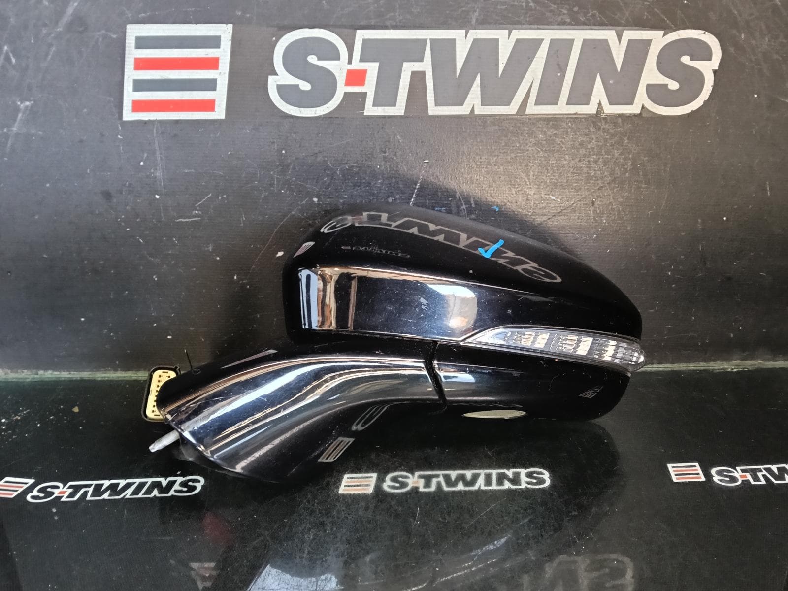 Used auto part listing image: 2017 FORD MONDEO LEFT DOOR MIRROR MD, TITANIUM, POWER FOLDING, W/ BLIND SPOT TYPE, 09/14-06/20 0000397283