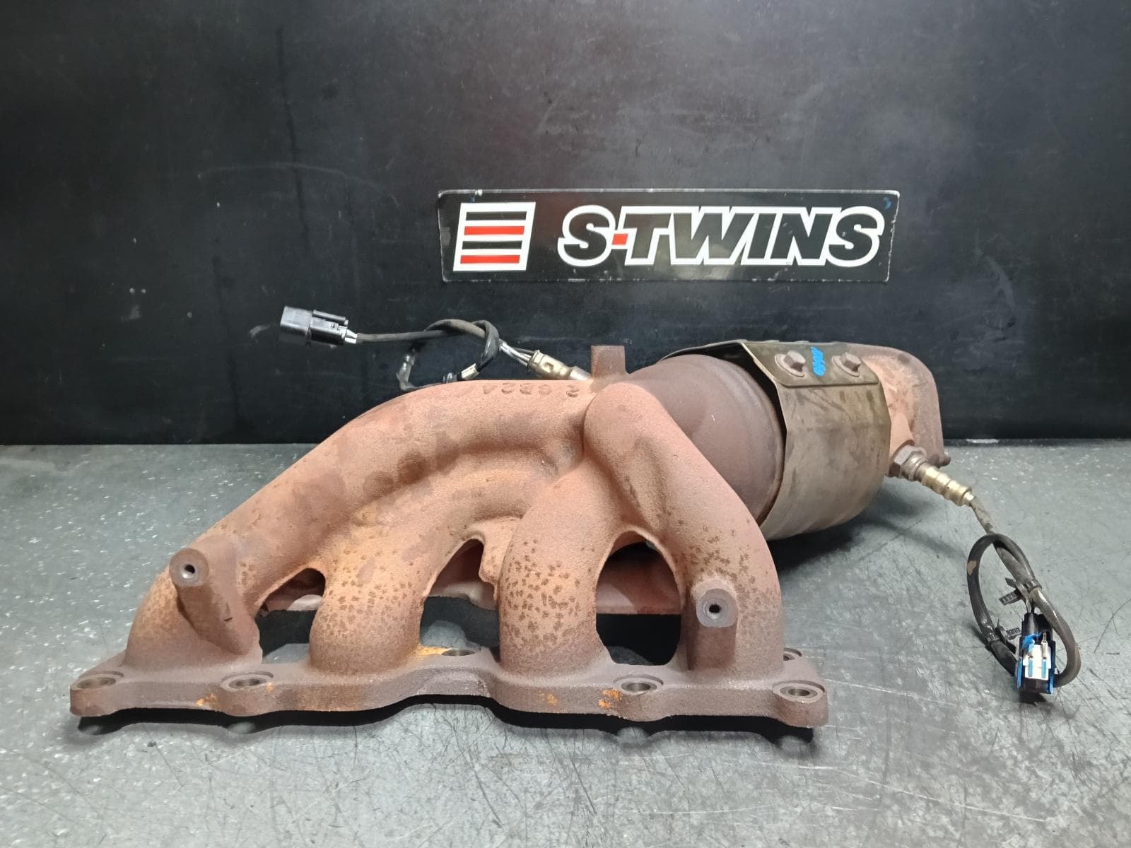 Used auto part listing image: 2016 HYUNDAI ILOAD/IMAX CATALYTIC CONVERTER MANIFOLD-CAT TYPE, 2.4, PETROL, TQ, 11/07-05/18 0000410672