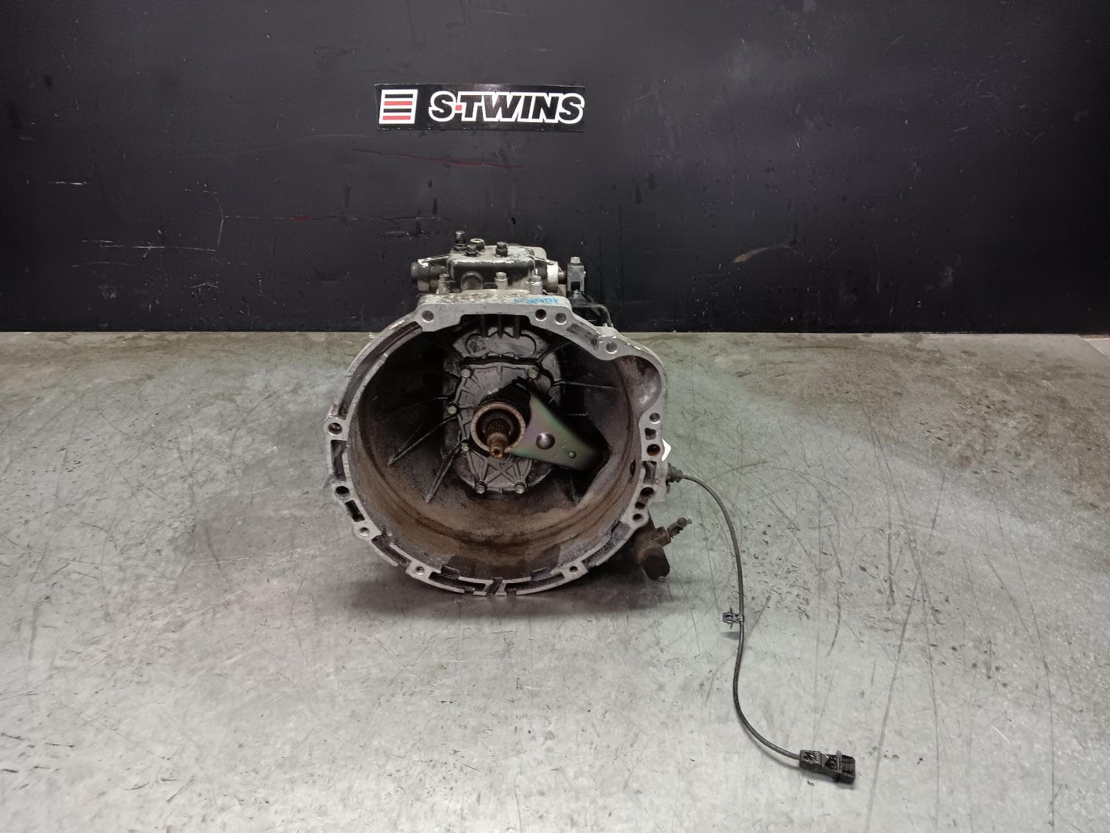 Used auto part listing image: 2016 HYUNDAI ILOAD/IMAX TRANS GEARBOX MANUAL, PETROL, 2.4, G4KG, 5 SPEED, TQ, 11/07-05/18 0000410674