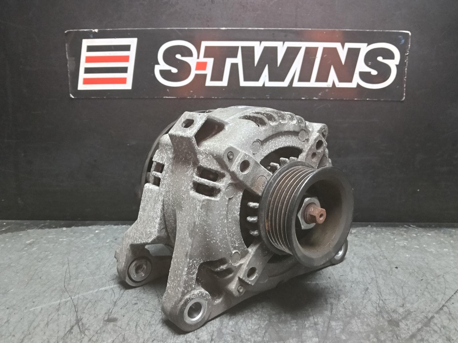 Used auto part listing image: 2016 HYUNDAI ILOAD/IMAX ALTERNATOR PETROL, 2.4, TQ, 11/07-05/18 0000410675