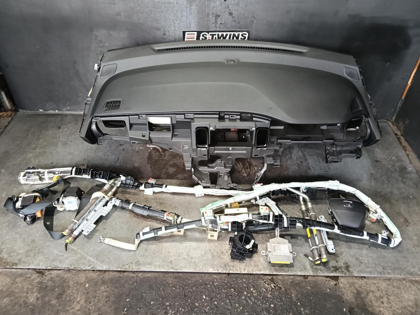 Used auto part listing image: 2015 HONDA ODYSSEY AIRBAG ASSEMBLY DUAL AIR BAG ASSY, RC1, 02/14-03/22 0000399238