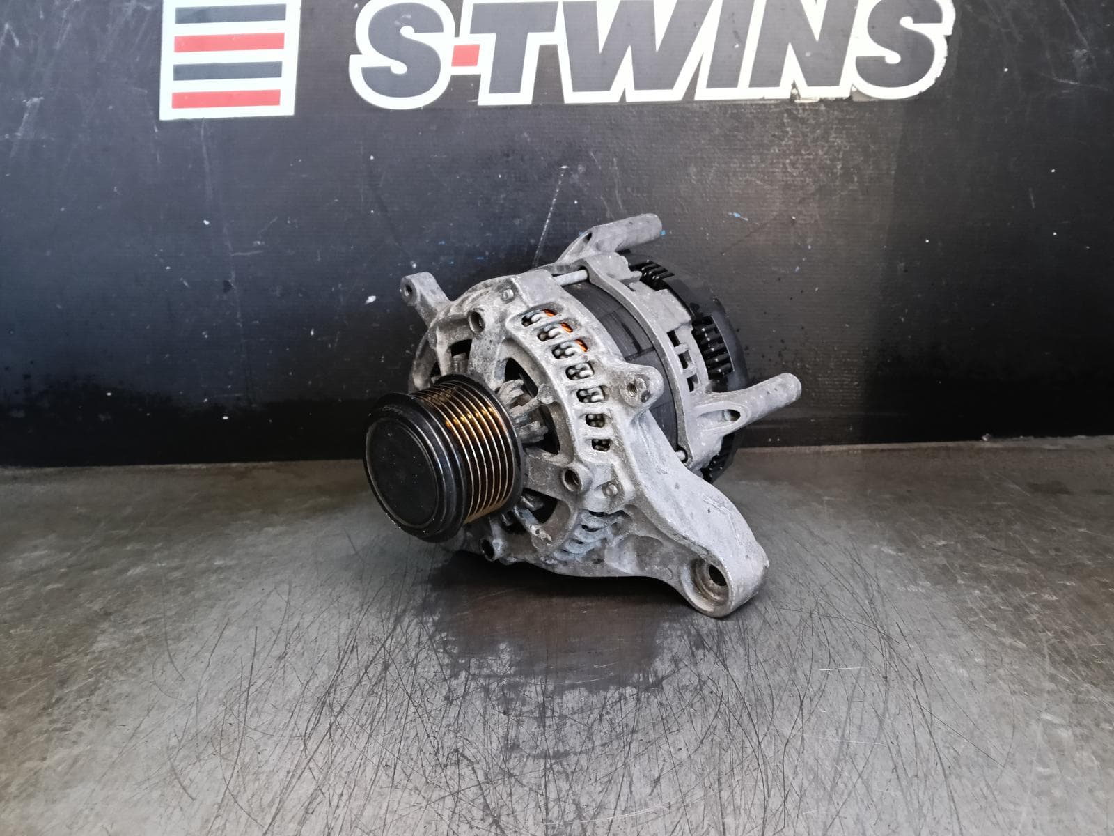 Used auto part listing image: 2015 HONDA ODYSSEY ALTERNATOR RC1, PETROL, 2.4, K24W, 02/14-03/22 0000399404
