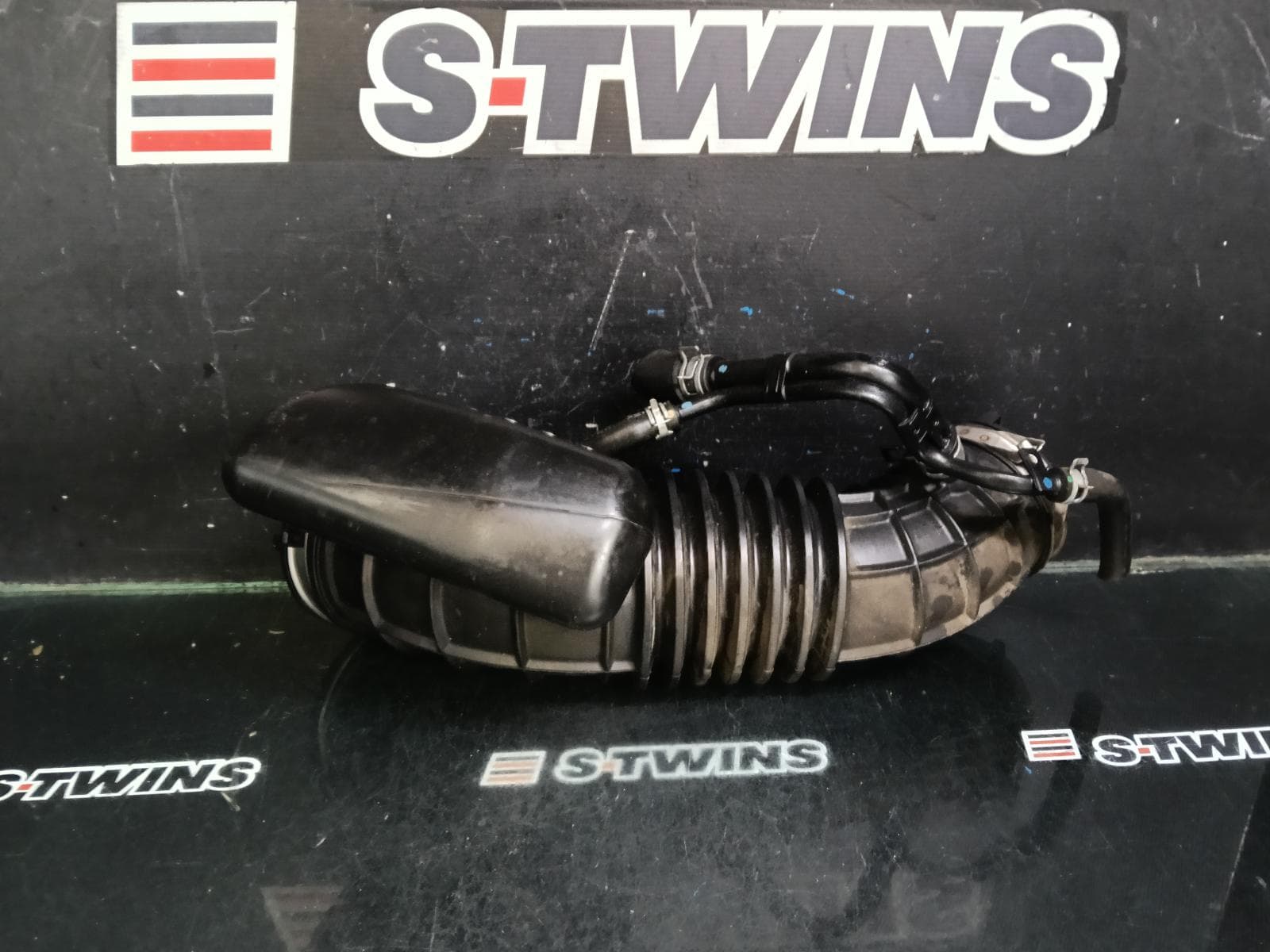 Used auto part listing image: 2015 HONDA ODYSSEY AIR CLEANER DUCT HOS RC1, 02/14-03/22 0000399408