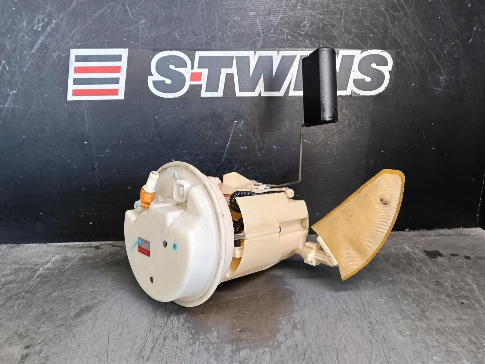 Used auto part listing image: 2015 HONDA ODYSSEY FUEL PUMP RC1, PETROL, 2.4, IN TANK, 02/14-03/22 0000399410
