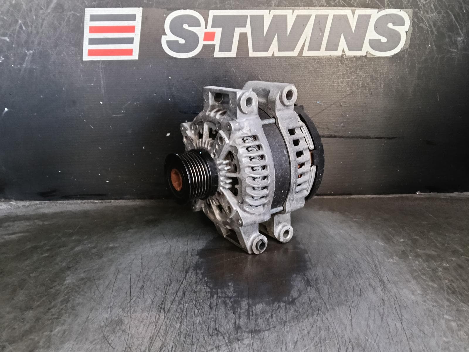 Used auto part listing image: 2016 JEEP GRANDCHEROKEE ALTERNATOR DIESEL, 3.0, WK, 04/13-02/22 0000397853