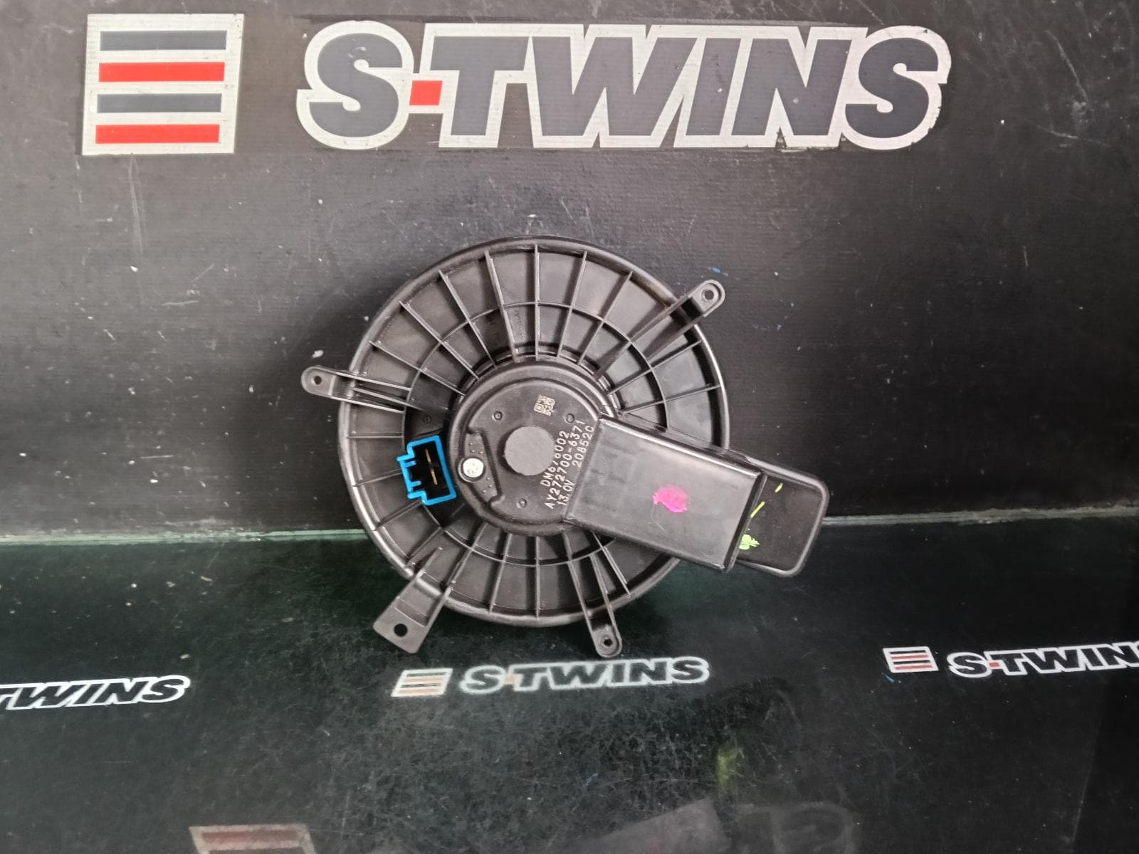 Used auto part listing image: 2016 JEEP GRANDCHEROKEE HEATER FAN MOTOR WK, 10/10-02/22 0000397889