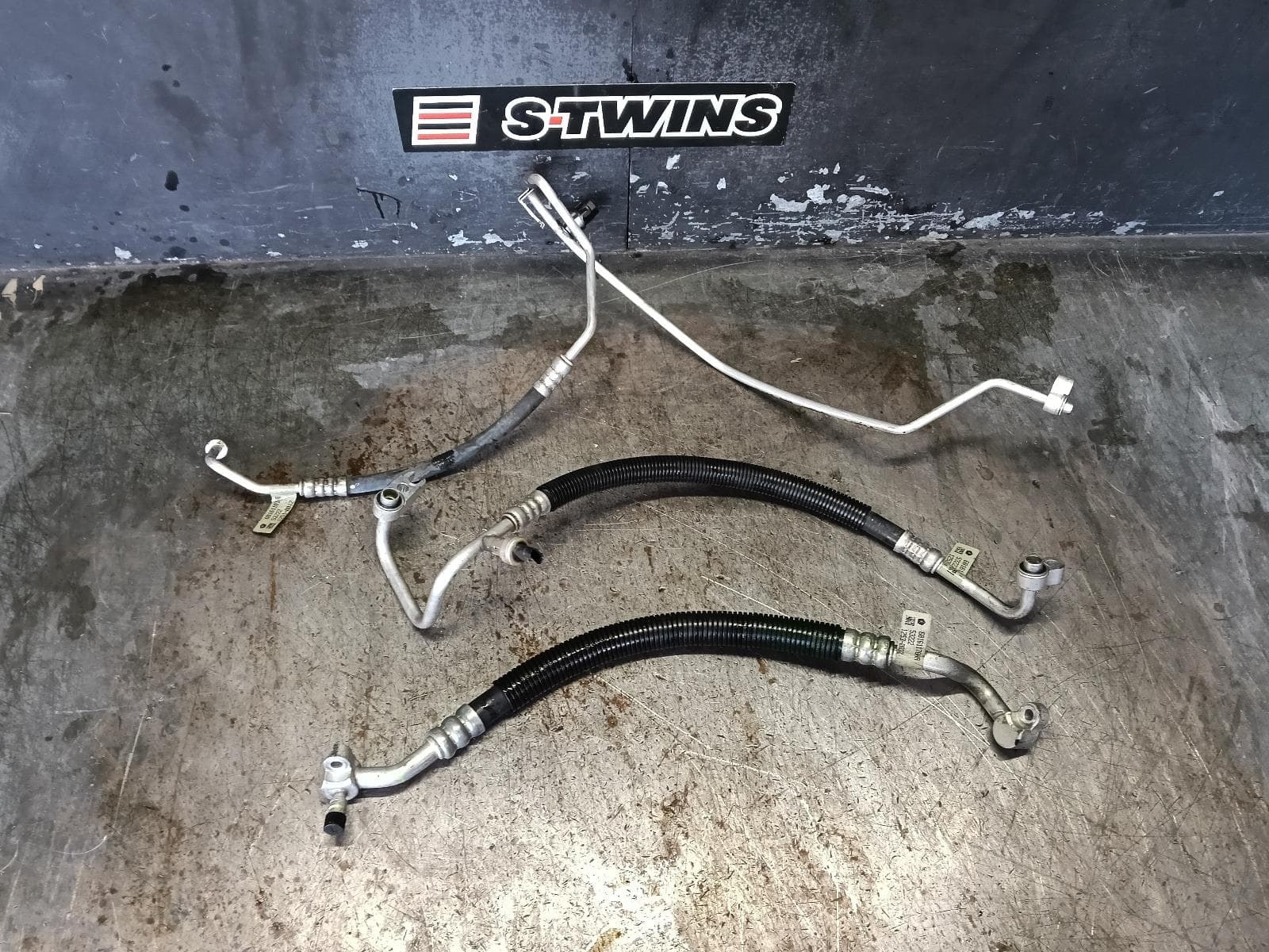 Used auto part listing image: 2016 JEEP GRANDCHEROKEE A C HOSES DIESEL, 3.0, UNDER BONNET SET, WK, 04/13-02/22 0000397890