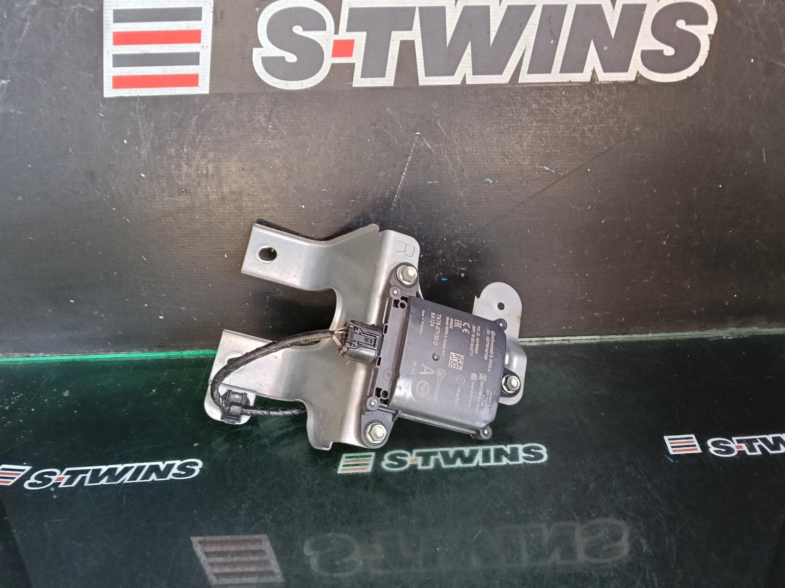 Used auto part listing image: 2018 MAZDA CX9 REVERSE CAMERA BLIND SPOT MONITOR SENSOR (RH REAR BEHIND BUMPER), TC, 07/16-12/24 0000397588