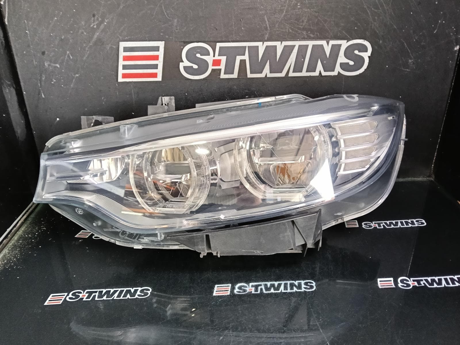 Used auto part listing image: 2015 BMW 4 SERIES LEFT HEADLAMP F82/F83, M4, LED, ADAPTIVE TYPE, 03/14-02/17 0000397270