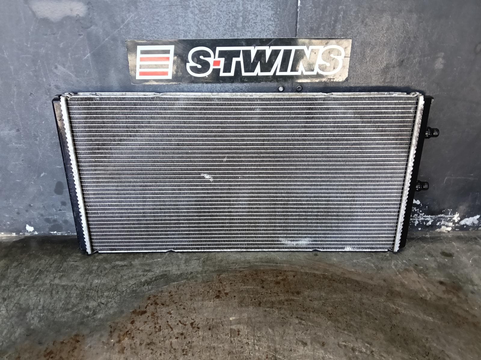 Used auto part listing image: 2015 BMW 4 SERIES RADIATOR PRIMARY RADIATOR (CLOSEST TO ENGINE), PETROL, 3.0, S55, F82/F83, 03/14-06/20 0000397272