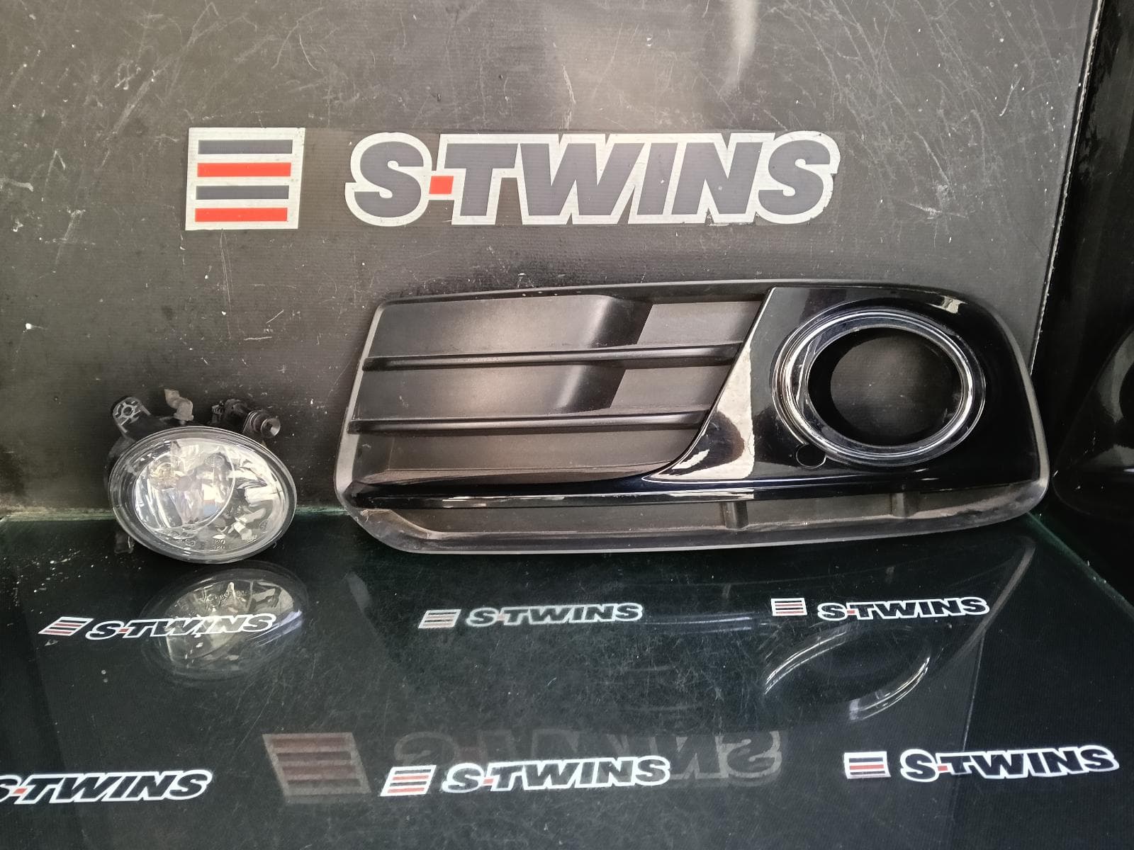 Used auto part listing image: 2016 AUDI Q5 BUMPER FOGLAMP, 8R, 12/08-01/17 0000397526
