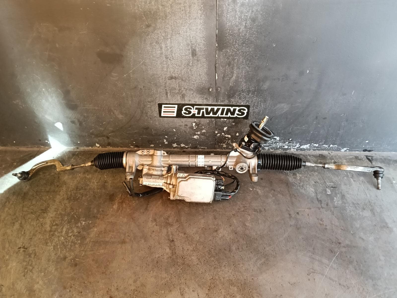 Used auto part listing image: 2016 MERCEDES B CLASS STEERING BOX RACK W246, B180/B200/B200CDI, 11/14-02/19 0000405212