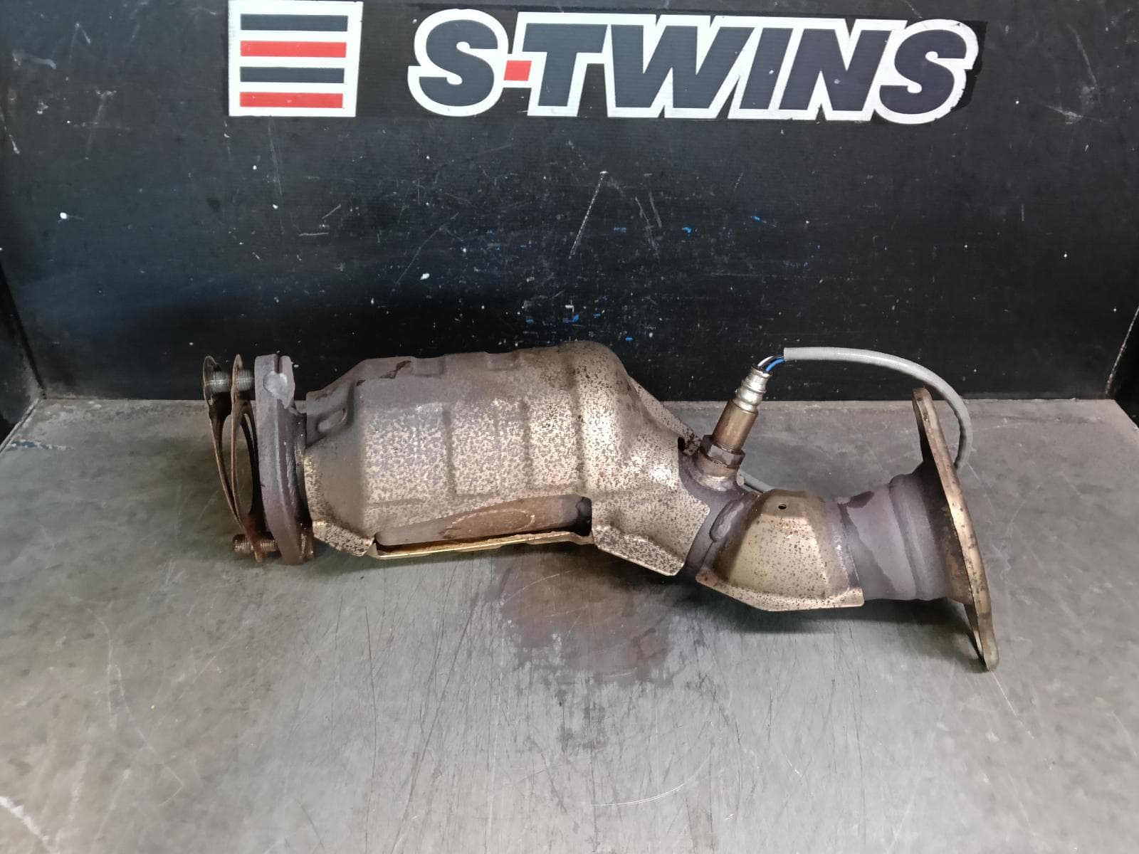 Used auto part listing image: 2017 MITSUBISHI LANCER CATALYTIC CONVERTER BOLT ON CAT TYPE (TO MANIFOLD), 2.0, NON TURBO, CF, 11/15-12/17 0000397495